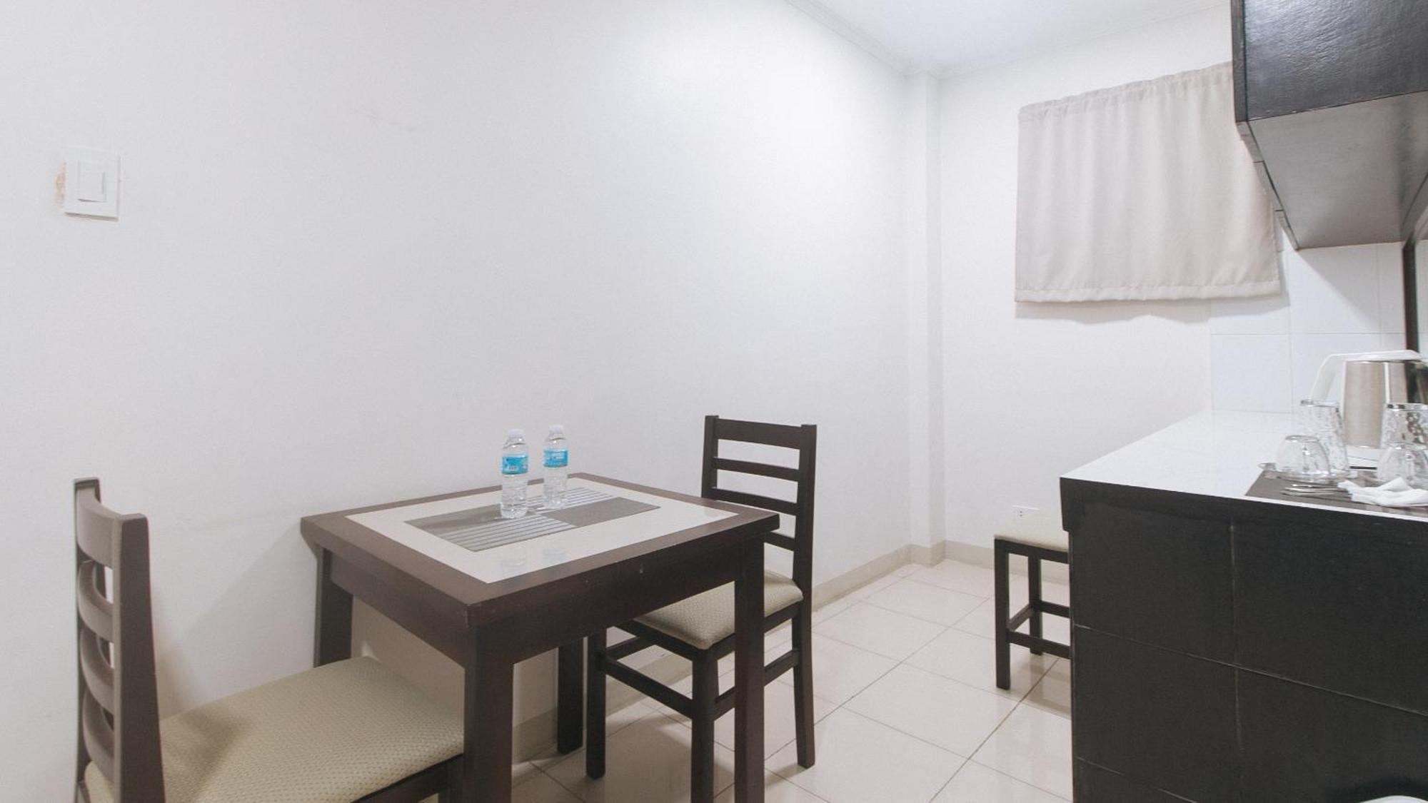 Urbanview At Evangelista Street Makati Makati City Exterior photo
