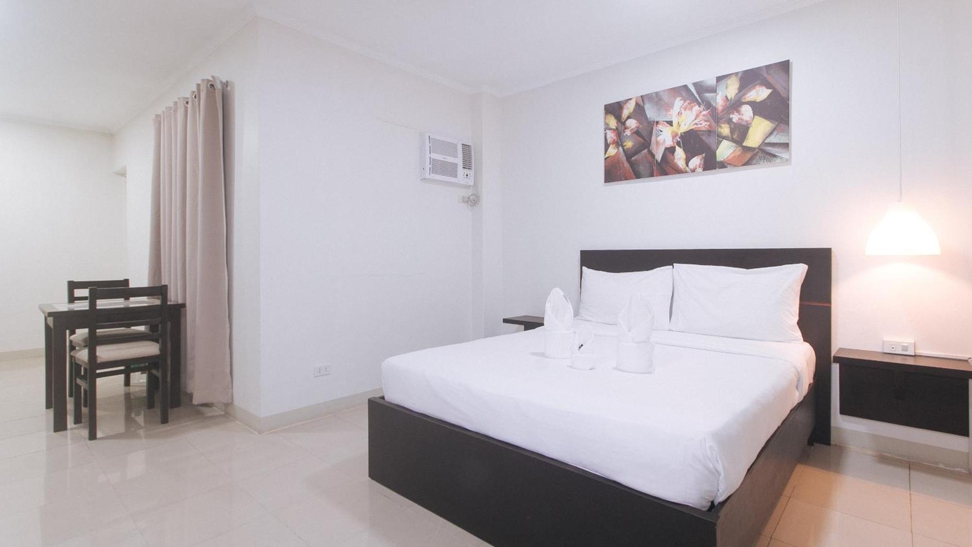 Urbanview At Evangelista Street Makati Makati City Exterior photo